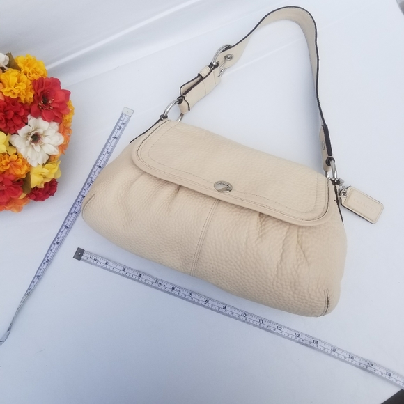 No longer available- COACH HANDBAG CREAM COLOR - Picture 3 of 16